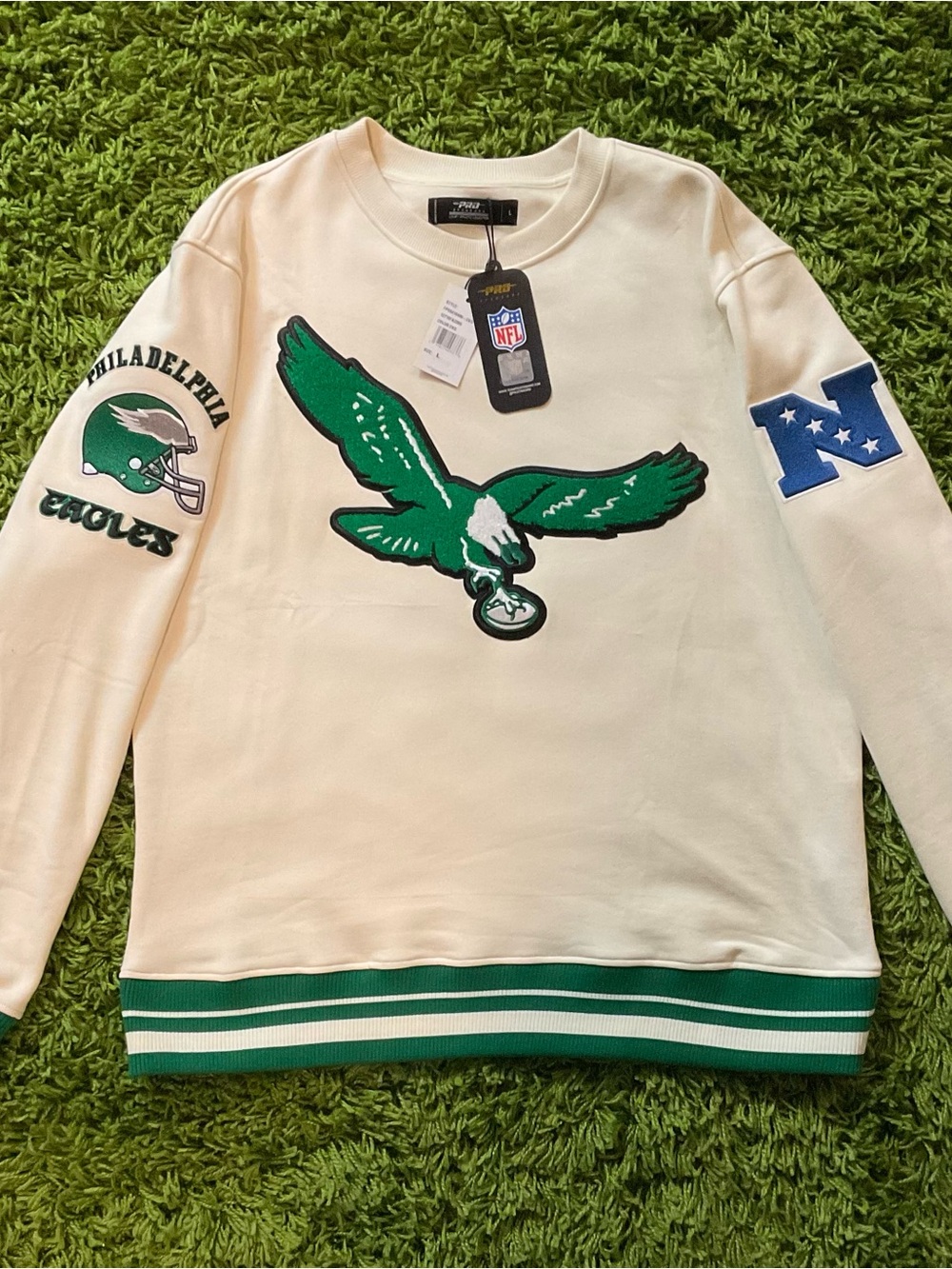 NFL Philadelphia Eagles Cream Pullover Sweater with Green Logo